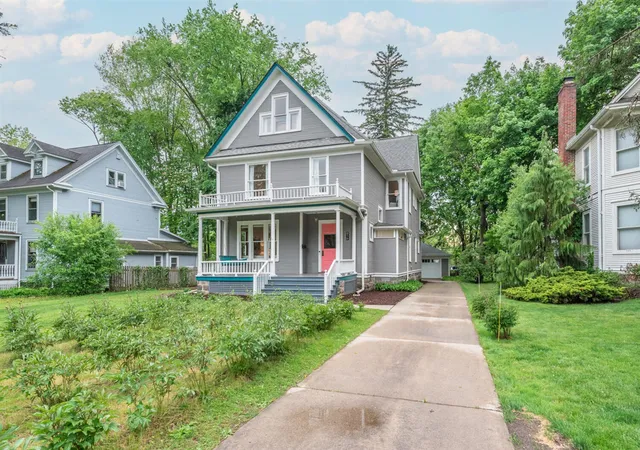 Homes for sale in Ann Arbor, MI | 916 Olivia Ave, Ann Arbor, MI 48104 | MLS# 70533605
