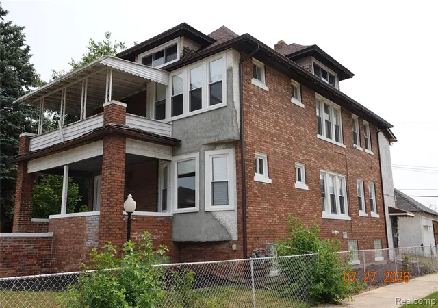 Listing Photo 4 - Condo for sale in building located at 169 Pilgrim, Highland Park, MI 48203