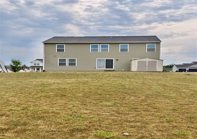 Photo 2 of Sale Pending at 1671 Sunny Glen Dr, Caledonia, MI 49316 | MLS# 70551798 | Listing updated on 2026-09-08