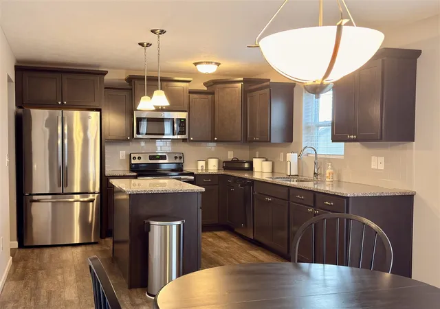 Photo 4 of Sale Pending at 1671 Sunny Glen Dr, Caledonia, MI 49316 | MLS# 70551798 | Listing updated on 2026-09-08