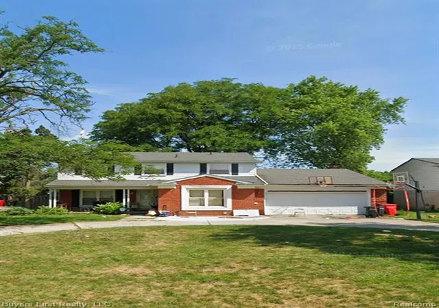 Photo 1 of Single family home for sale at 17150 Hilton St, Southfield, MI 48075 7015 | MLS# 61013257 | Listing updated on 2026-08-26