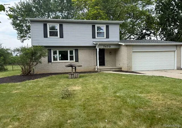 Homes for sale in Grand Blanc, MI | 7470 Porter Rd, Grand Blanc, MI 48439 | MLS# 61000398