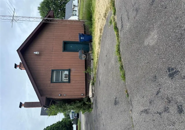 5th image of 1122 Simcoe Ave, Flint, MI 48507 4803 | MLS# 61003144