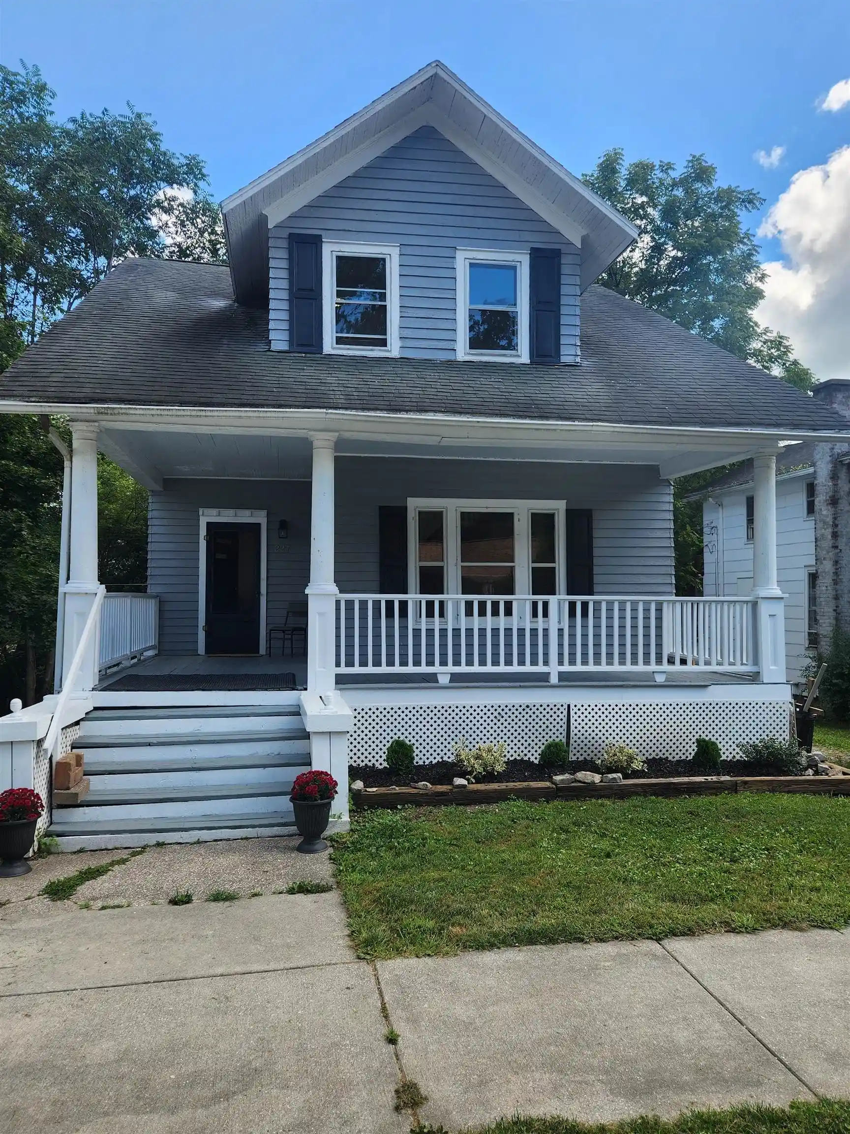 Single family home for sale at 227 S Main St, Vassar, MI 48768 | MLS# 50219548