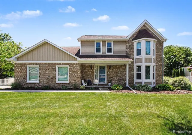 Homes for sale in Clarkston, MI | 6433 Woodcrest Rdg, Clarkston, MI 48346 | MLS# 61001996