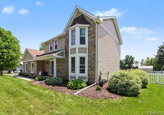 Homes for sale in Clarkston, MI | 6433 Woodcrest Rdg, Clarkston, MI 48346 | MLS# 61001996