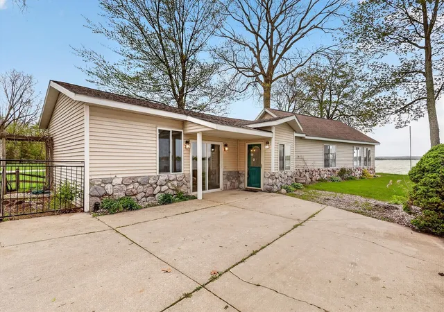 1st image of 13117 Lakeshore Dr, Shelbyville, MI 49344 | MLS# 70528936