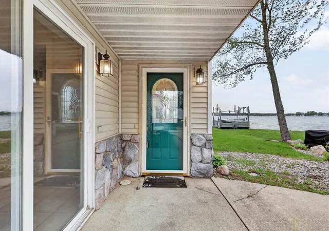 2nd image of 13117 Lakeshore Dr, Shelbyville, MI 49344 | MLS# 70528936
