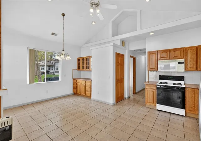 5th image of 13117 Lakeshore Dr, Shelbyville, MI 49344 | MLS# 70528936