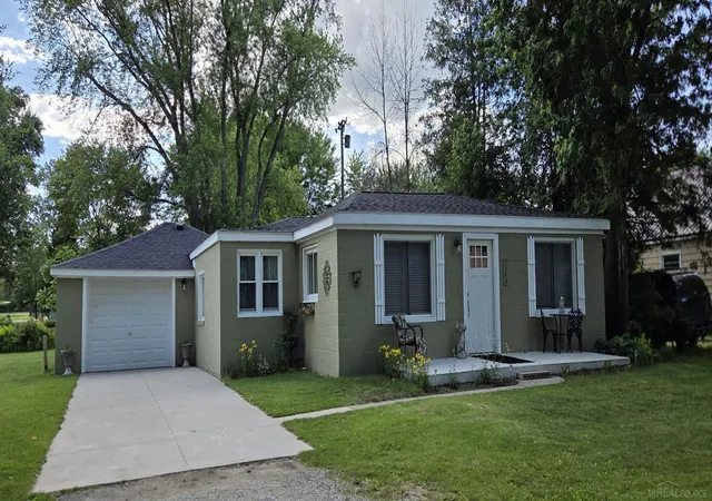 Homes for sale in Lexington, MI | 7354 Byron Rd, Lexington, MI 48450 | MLS# 50204638