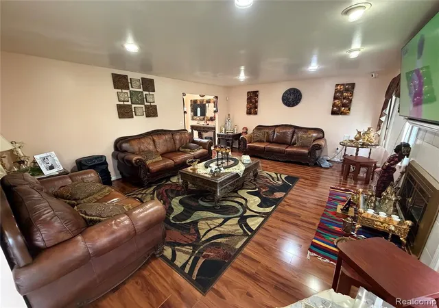 4th image of 6153 Bianca Ct, Sterling Heights, MI 48314 2179 | MLS# 60987513