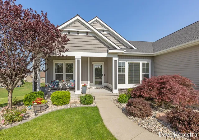 Homes for sale in Byron Center, MI | 1011 Dreamfield Dr, Byron Center, MI 49315 | MLS# 70543136