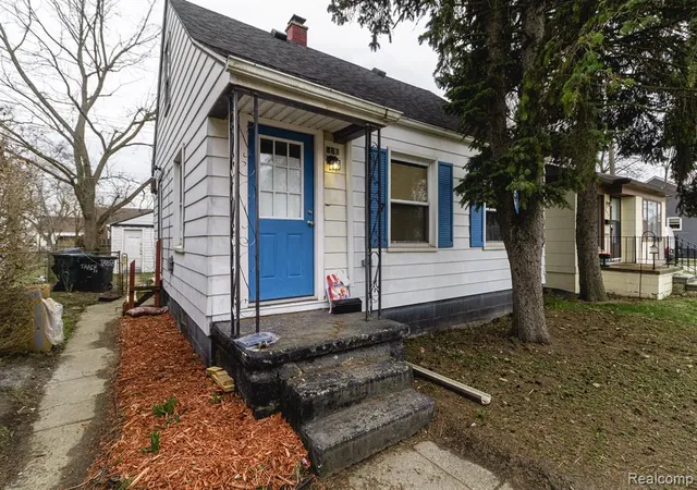 3rd image of 881 Garfield Ave, Lincoln Park, MI 48146 | MLS# 60974089