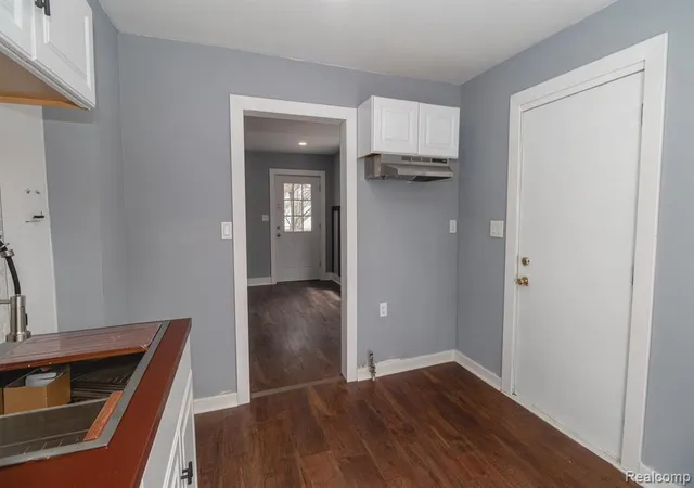 5th image of 881 Garfield Ave, Lincoln Park, MI 48146 | MLS# 60974089