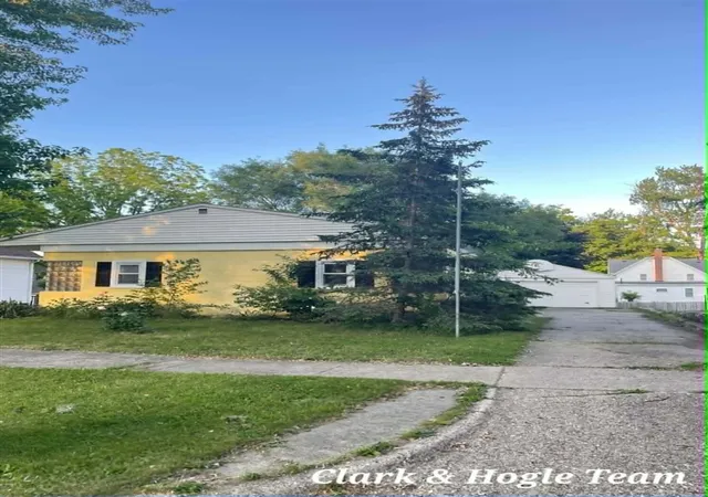 Homes for sale in Saint Johns, MI | 105 S Prospect St, Saint Johns, MI 48879 | MLS# 70536057