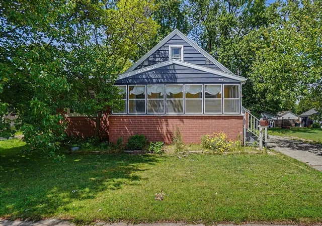 Homes for sale in Zeeland, MI | 37 W Garfield Ave, Zeeland, MI 49464 | MLS# 70540333