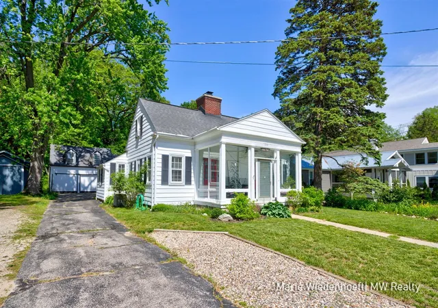 Homes for sale in Saugatuck, MI | 722 Lake St, Saugatuck, MI 49453 | MLS# 70533717