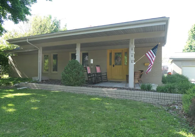 Homes for sale in Alma, MI | 1006 Falkirk Rd, Alma, MI 48801 | MLS# 80069050