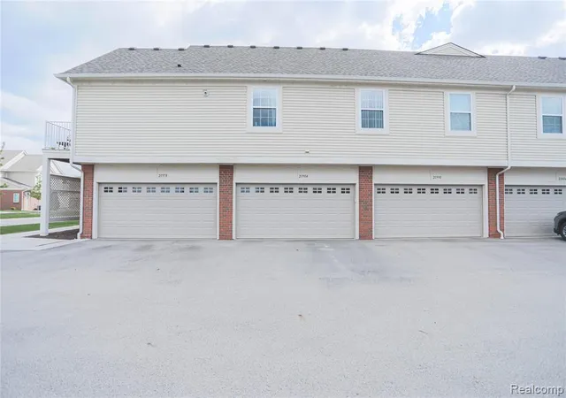 Homes for sale in Macomb, MI | 21984 Andover Dr, Macomb, MI 48042 | MLS# 60990819