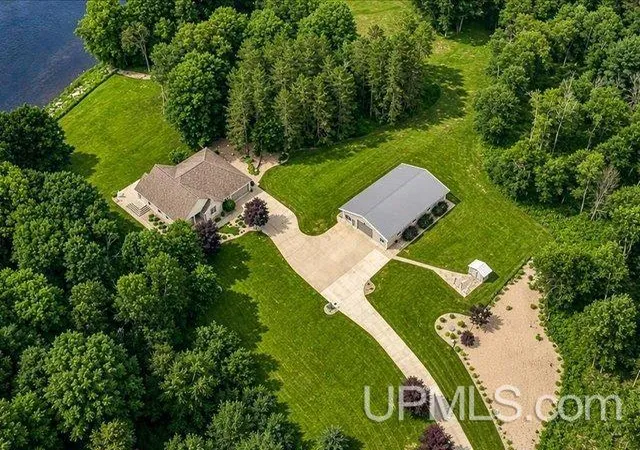 Photo 3 of Single family home for sale at 9045 N3 Ln, Gladstone, MI 49837 | MLS# 50211751 | Listing updated on 2026-08-07