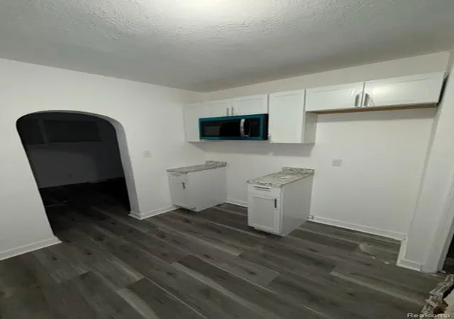 2nd image of 2409 N Vernon Ave, Flint, MI 48506 3429 | MLS# 61024373