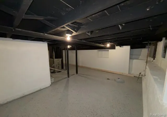 9th image of 2409 N Vernon Ave, Flint, MI 48506 3429 | MLS# 61024373
