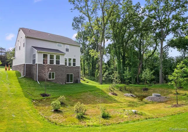 Photo 4 of Sale Pending at 22615 Novi Rd, Novi, MI 48375 | MLS# 61019570 | Listing updated on 2026-08-28