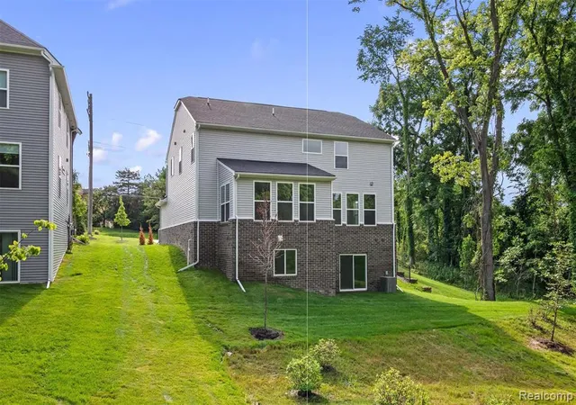 Photo 5 of Sale Pending at 22615 Novi Rd, Novi, MI 48375 | MLS# 61019570 | Listing updated on 2026-08-28