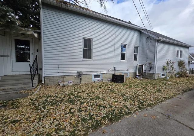 Homes for sale in Bay City, MI | 1113 S Grant St, Bay City, MI 48708 | MLS# 70505439