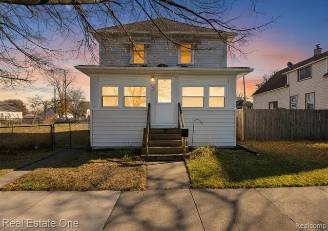 Homes for sale in River Rouge, MI | 159 Dwight St, River Rouge, MI 48218 | MLS# 61006728