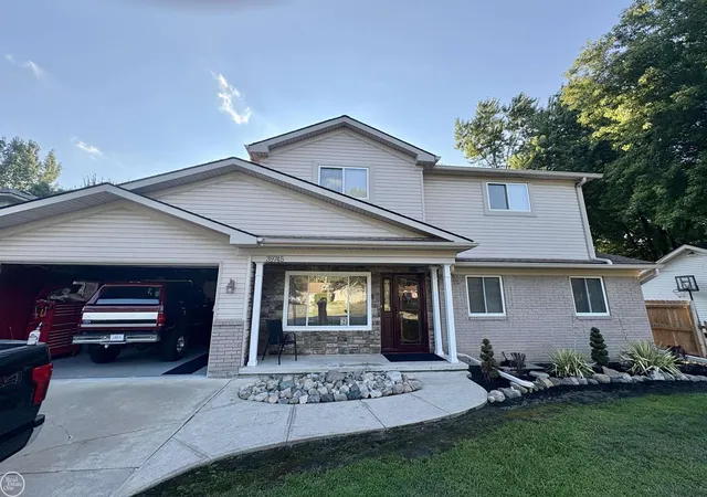 Photo 2 of Single family home for sale at 39745 Sylvia St, Harrison Township, MI 48045 | MLS# 50215753 | Listing updated on 2026-08-26
