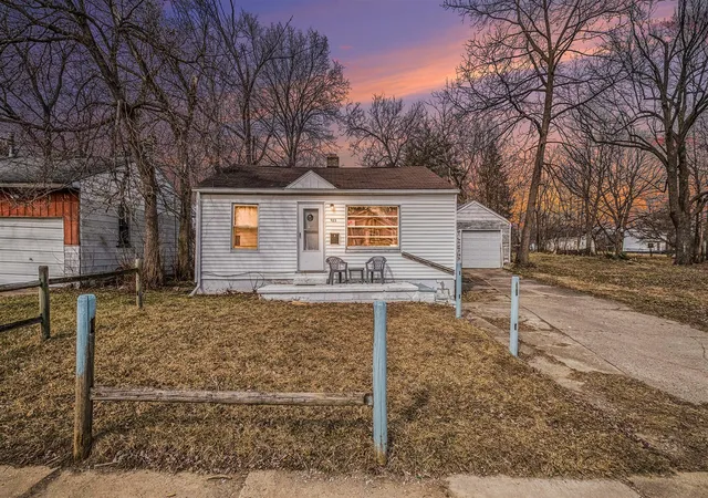 Photo 1 of Single family home for sale at 933 E Foss Ave, Flint, MI 48505 | MLS# 70549972 | Listing updated on 2026-09-04