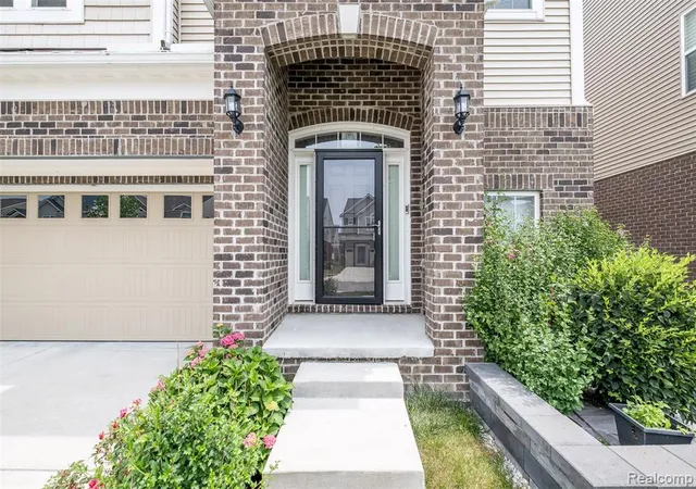 Photo 3 of Single family home for sale at 28296 Verona Dr, Novi, MI 48377 2133 | MLS# 61013485 | Listing updated on 2026-10-17