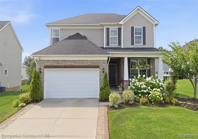 Photo 4 of Single family home for sale at 57909 Cider Ml Dr, New Hudson, MI 48165 | MLS# 61022130 | Listing updated on 2026-08-30