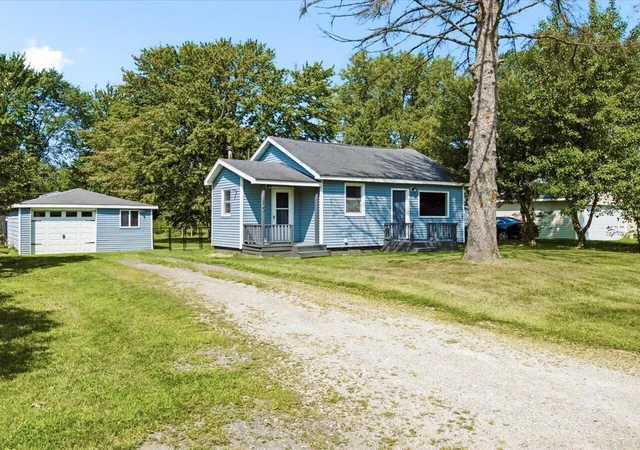 2nd image of 1827 Marlette Rd, Update, MI 48074 | MLS# 70553952