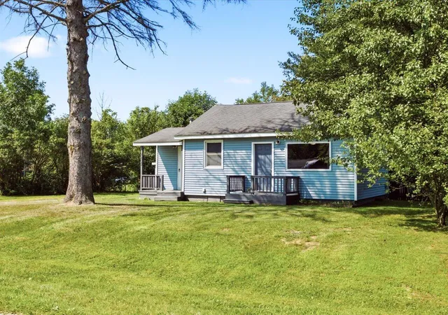 Photo 3 of Single family home for sale at 1827 Marlette Rd, Update, MI 48074 | MLS# 70553952 | Listing updated on 2026-08-28