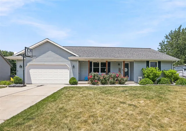 Homes for sale in Allendale, MI | 11425 Prairie Ave, Allendale, MI 49401 | MLS# 70543775