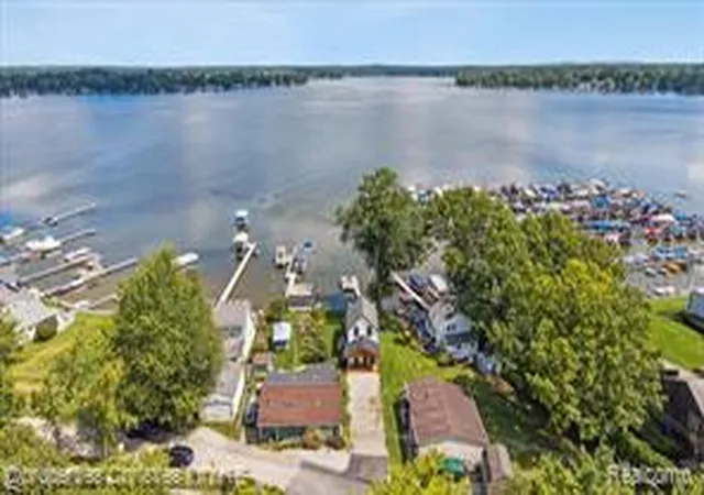 Homes for sale in Pinckney, MI | 8980 Dexter Pinckney Rd, Pinckney, MI 48169 | MLS# 60974015