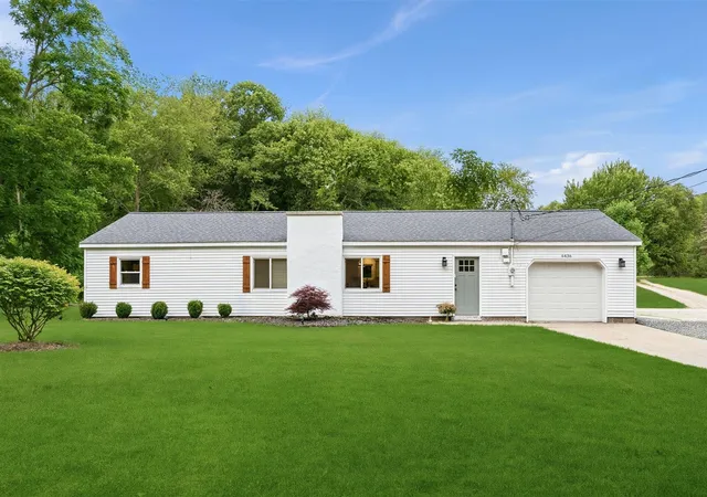 3rd image of 6436 Myers Lake Ave, Rockford, MI 49341 | MLS# 70547520