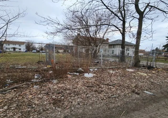 5th image of 1704 W Euclid St, Detroit, MI 48206 | MLS# 60357115