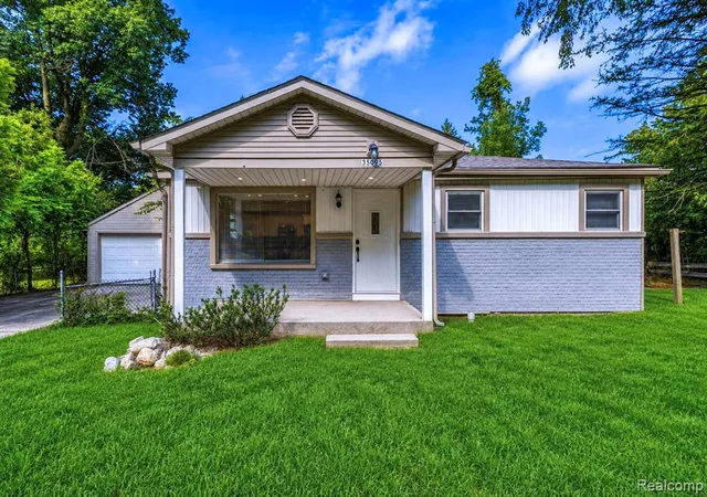 Photo 3 of Single family home for sale at 35095 Bridgeman St, Farmington Hills, MI 48335 | MLS# 61021554 | Listing updated on 2026-08-24