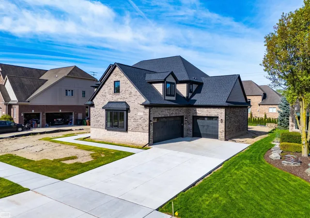 2nd image of 54679 White Pine Ln, Shelby Twp, MI 48315 | MLS# 50206953