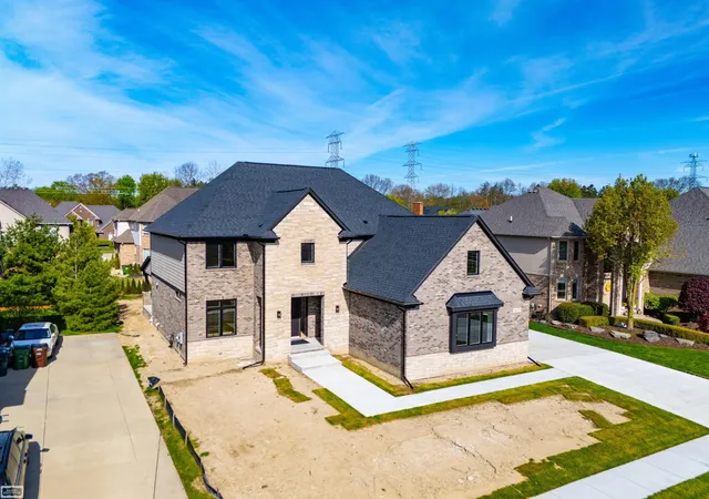 3rd image of 54679 White Pine Ln, Shelby Twp, MI 48315 | MLS# 50206953