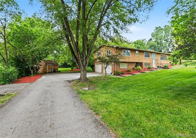 Homes for sale in Saline, MI | 8614 Meadowland Ct, Saline, MI 48176 | MLS# 61005866