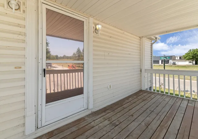 Photo 4 of Manufactured home for sale at 3761 Fox Chase Rd, Dryden, MI 48428 | MLS# 50220044 | Listing updated on 2026-08-28