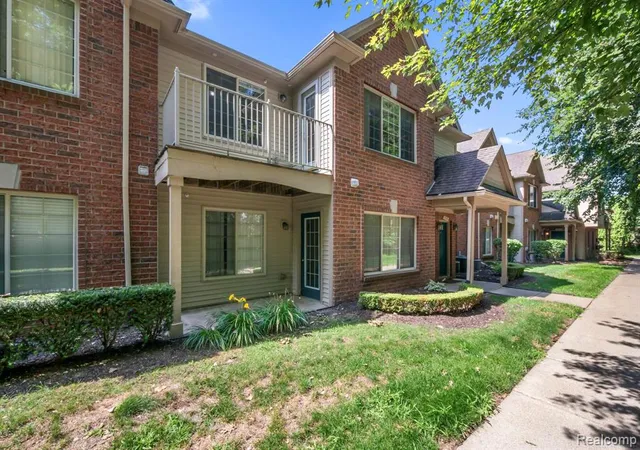 Photo 3 of Condo for sale at 12121 Hidden View Ct, Utica, MI 48315 5922 | MLS# 61011185 | Listing updated on 2026-08-25