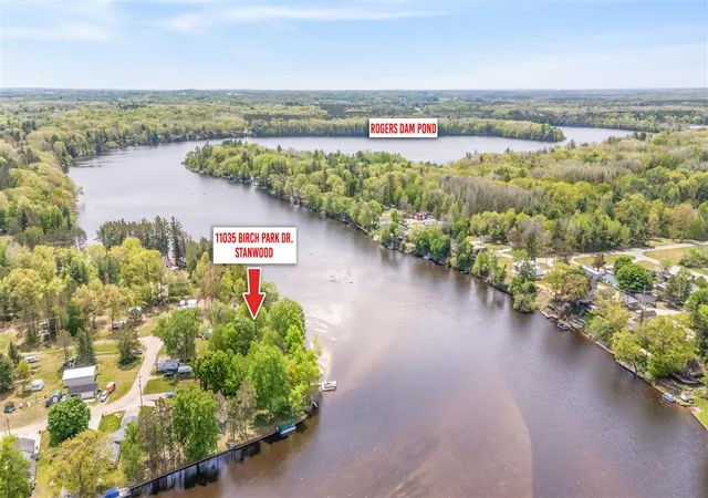 Homes for sale in Stanwood, MI | 11035 Birchpark Dr, Stanwood, MI 49346 | MLS# 70532397