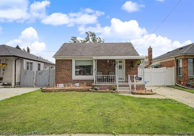 Homes for sale in Southgate, MI | 13085 Orchard Rd, Southgate, MI 48195 | MLS# 61004178