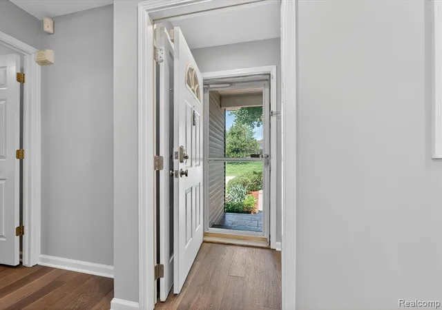 5th image of 1259 Burgoyne Blvd, Rochester Hills, MI 48307 | MLS# 61001932