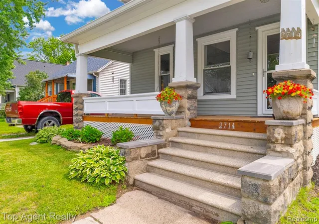 Homes for sale in Port Huron, MI | 2714 Stone St, Port Huron, MI 48060 | MLS# 61003563